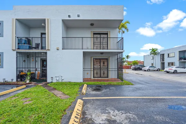 $2,700 | 1340 West 41st Street, Unit 101, Hialeah, FL 33012