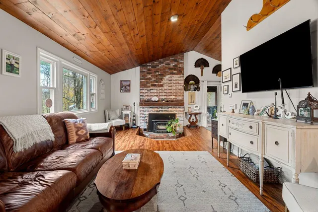 $525,000 | 415 Savage Road, Milford, NH 03055