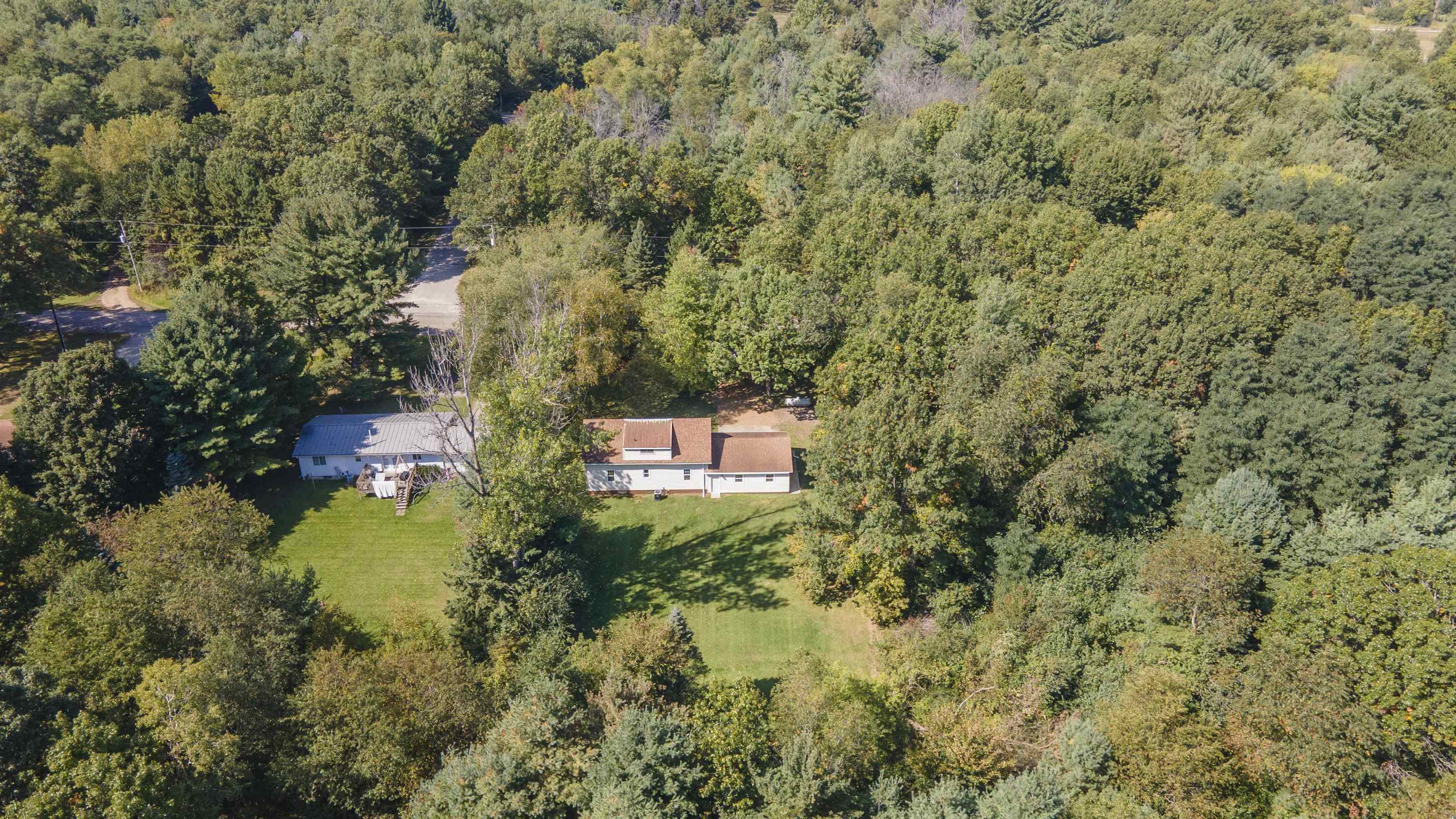 E2059 North Westgate Acres Road Waupaca, WI 54981 - Photo 11 of 36