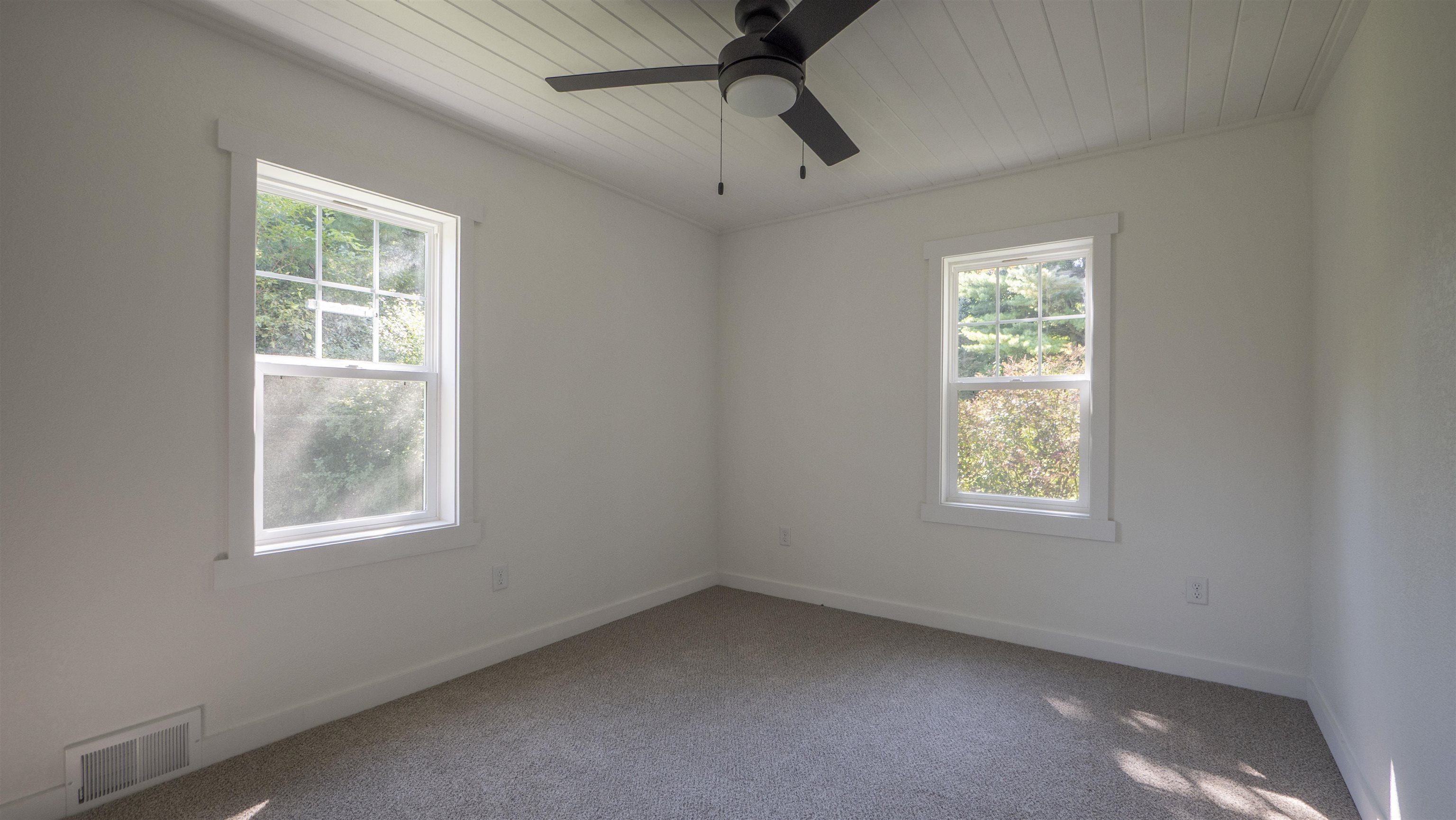 E2059 North Westgate Acres Road Waupaca, WI 54981 - Photo 21 of 36