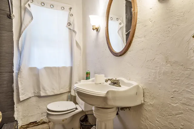 $60,000 | 2207 7th Street, Rockford, IL 61104