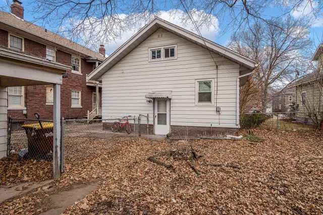 $60,000 | 2207 7th Street, Rockford, IL 61104