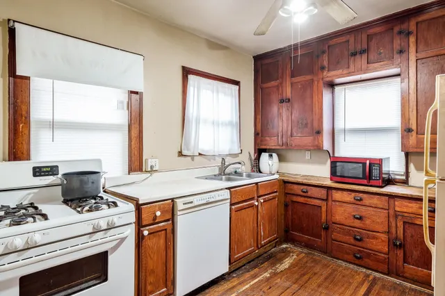 $60,000 | 2207 7th Street, Rockford, IL 61104