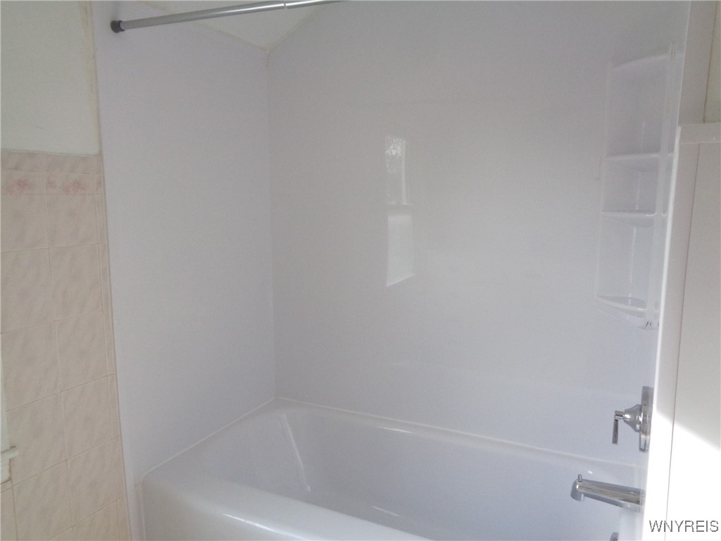 132 June Road Tonawanda, NY 14217 - Photo 30 of 44 Bath Fitter tub