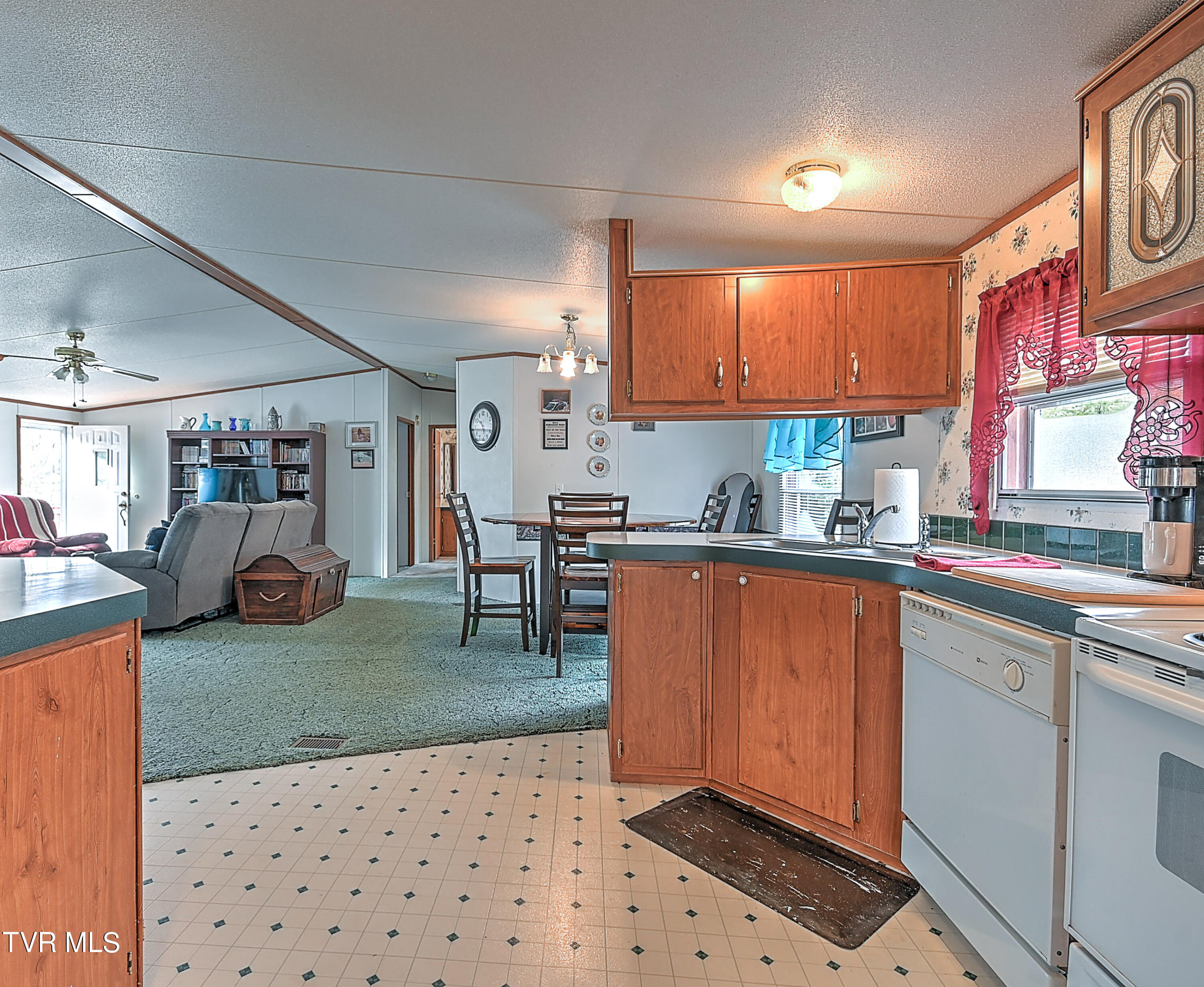 715 Links Mill Road Greeneville, TN 37743 - Photo 17 of 46 715 Links Mill RD - SMiller-6