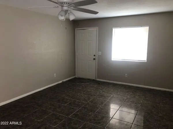 $995 | 4211 South 3rd Street, Unit 101, Phoenix, AZ 85040