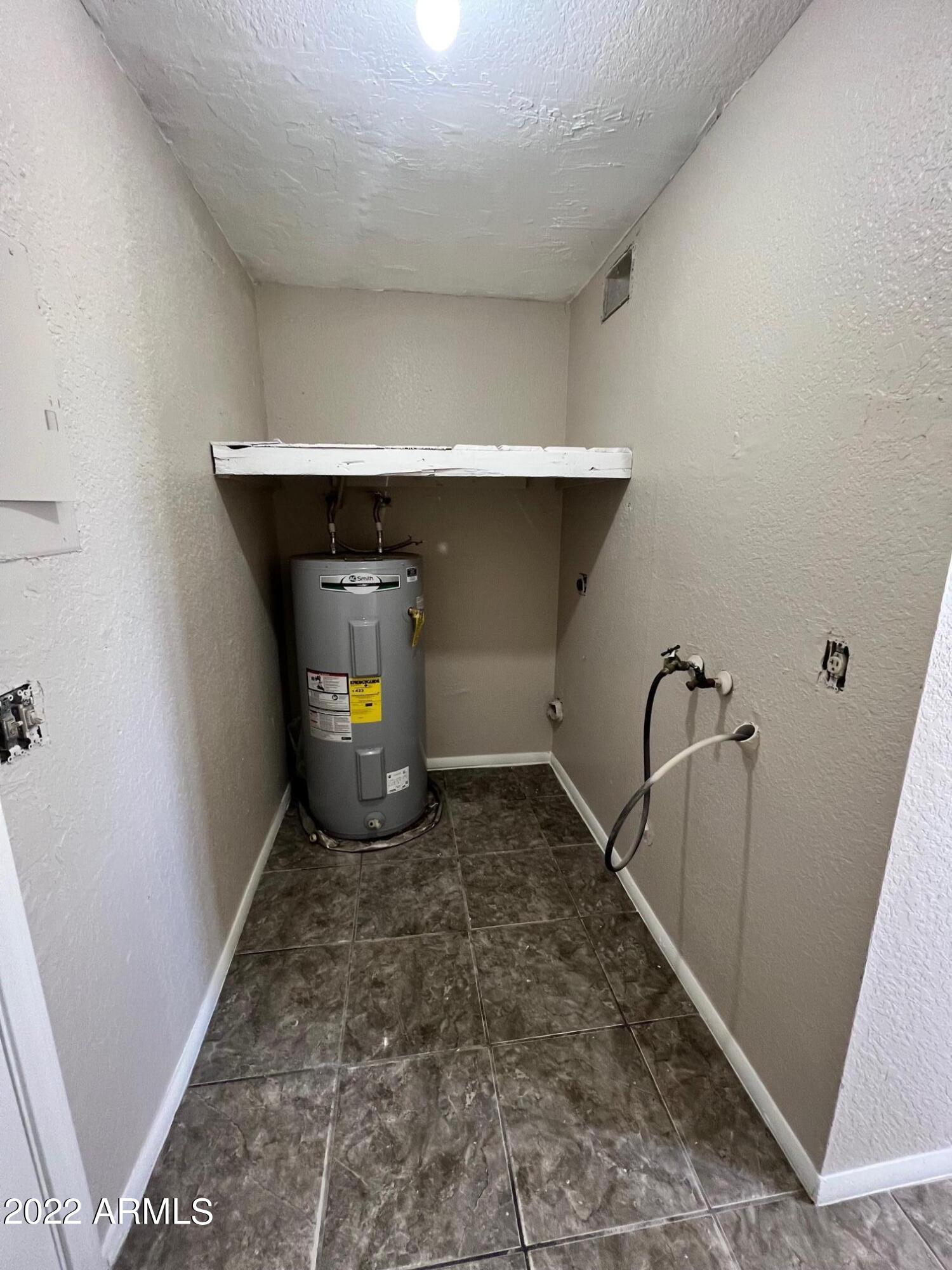 4211 South 3rd Street, Unit 101 Phoenix, AZ 85040 - Photo 3 of 9 IMG_3061