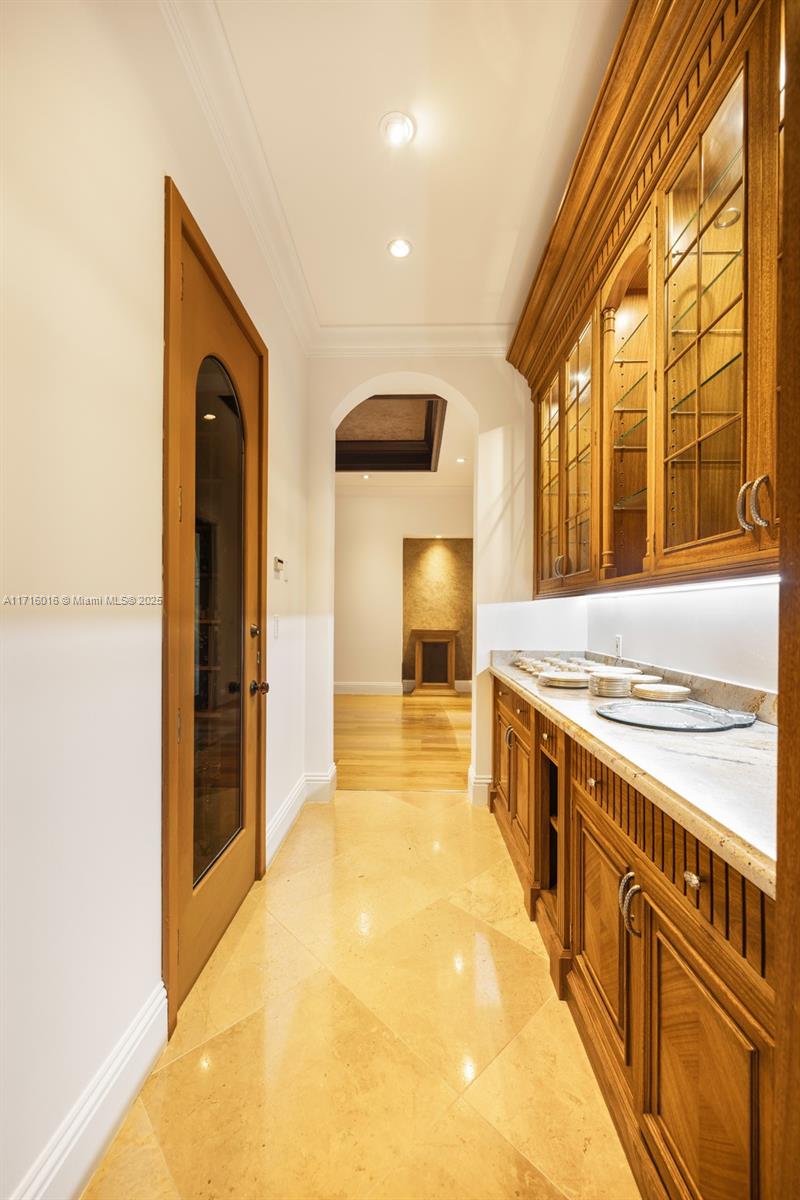 9940 West Suburban Drive Pinecrest, FL 33156 - Photo 17 of 52 Butler's Pantry