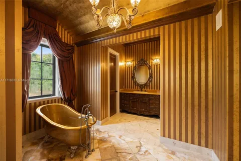 $6,500,000 | 9940 West Suburban Drive, Pinecrest, FL 33156