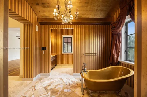 $6,500,000 | 9940 West Suburban Drive, Pinecrest, FL 33156