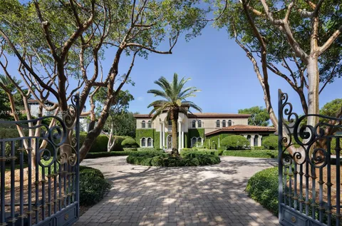 $6,500,000 | 9940 West Suburban Drive, Pinecrest, FL 33156