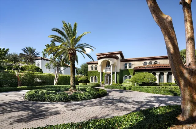 $6,500,000 | 9940 West Suburban Drive, Pinecrest, FL 33156