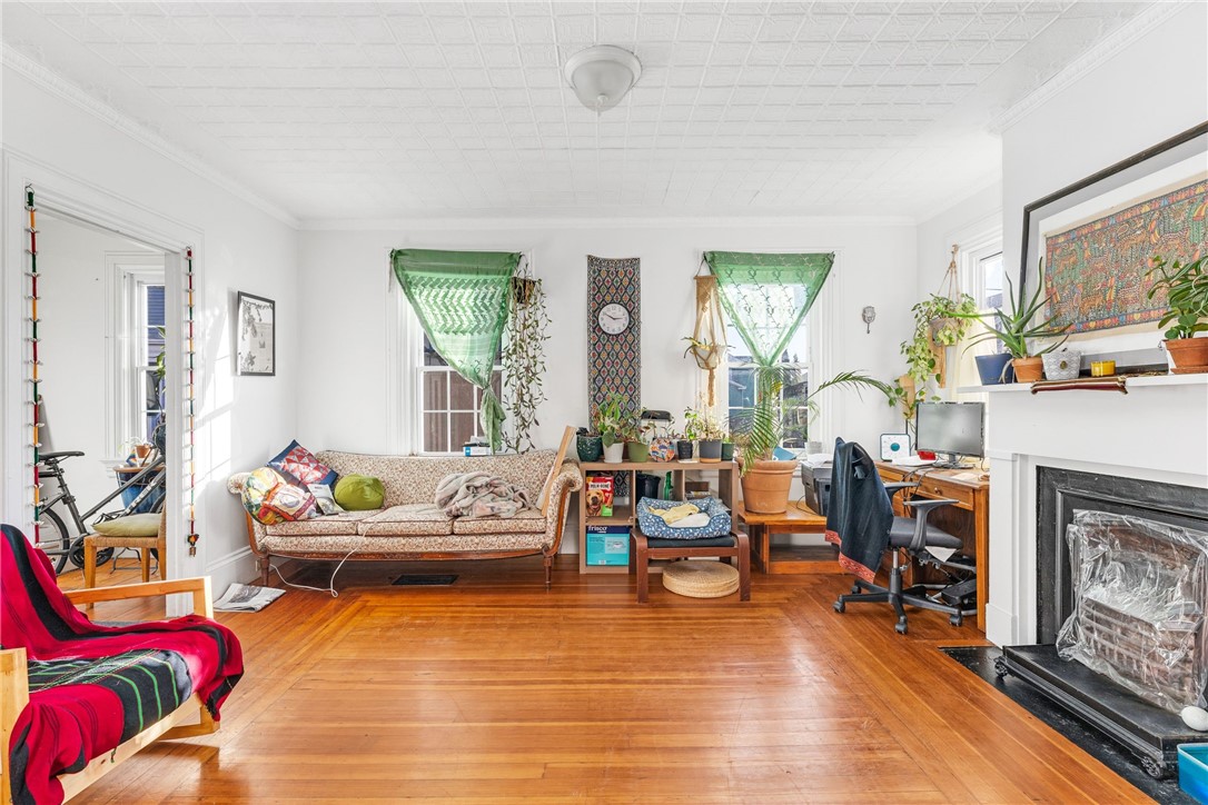 65 Arnold Street Providence, RI 02906 - Photo 4 of 37