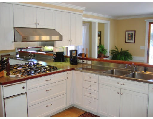 108 Eton Road Longmeadow, MA 01106 - Photo 11 of 22 Gallery Image 11