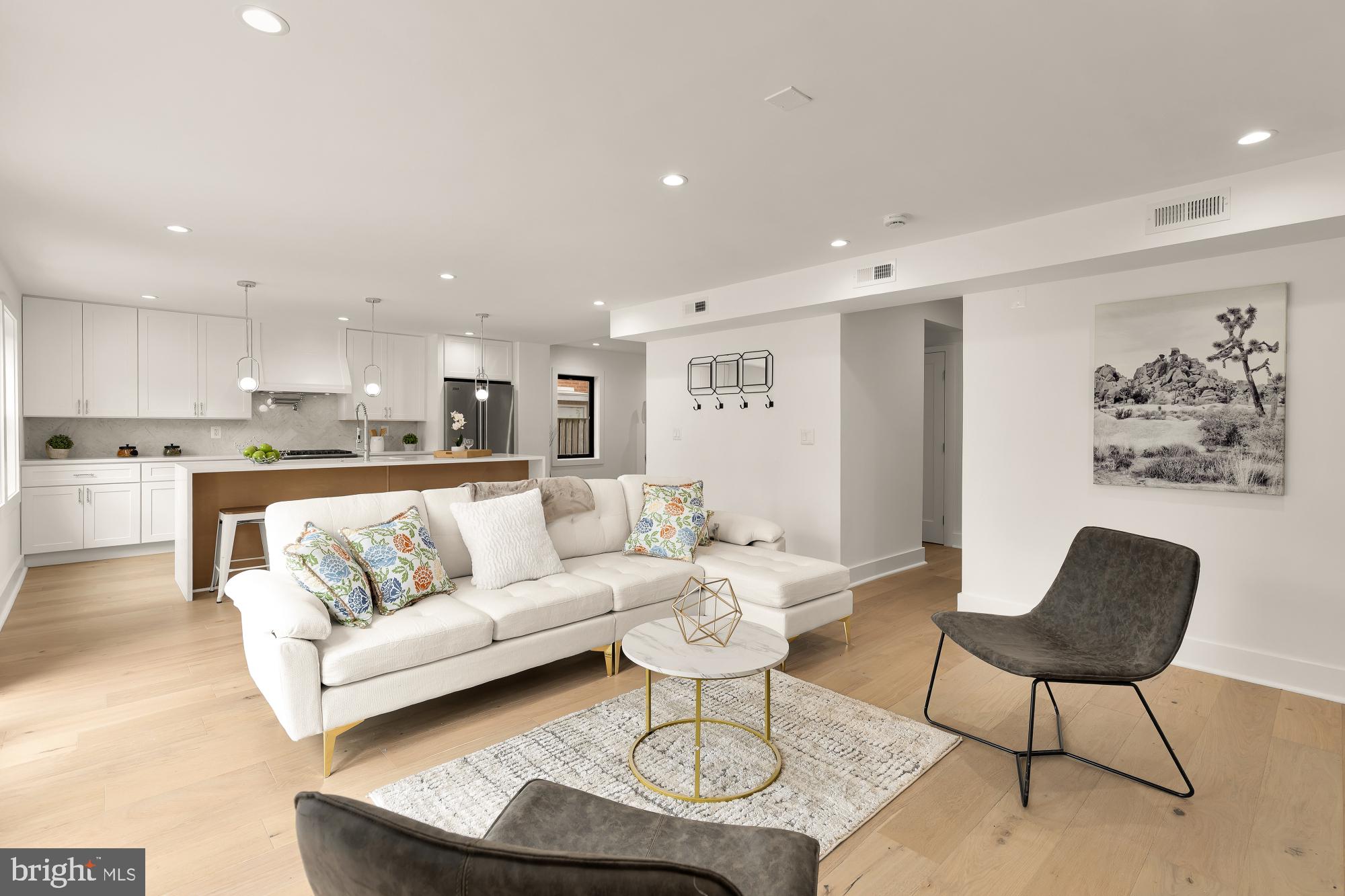 4324 Yuma Street Northwest Washington, DC 20016 - Photo 15 of 56 Spacious family room