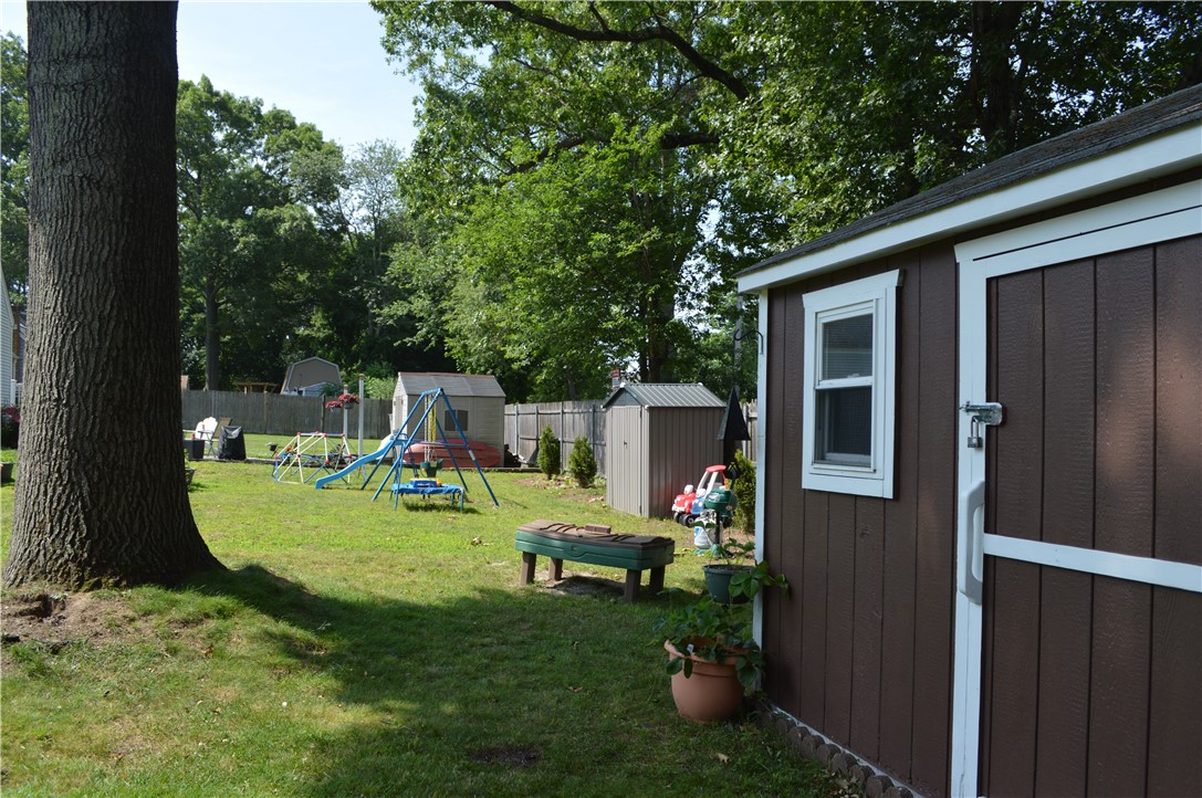 27 Observatory Road Warwick, RI 02888 - Photo 19 of 22