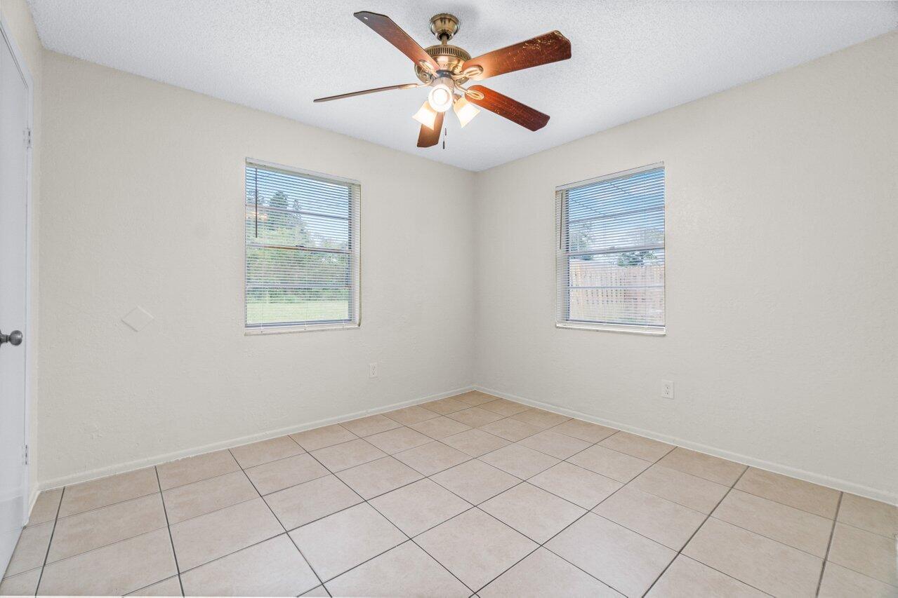 4907 Gulfstream Road Lake Worth, FL 33461 - Photo 14 of 20 014-4907GulfstreamRoad-LakeWorthBeach-FL