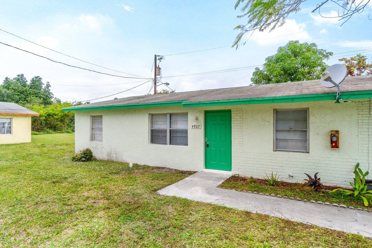 4907 Gulfstream Road Lake Worth, FL 33461 - Photo 2 of 20 002-4907GulfstreamRoad-LakeWorthBeach-FL