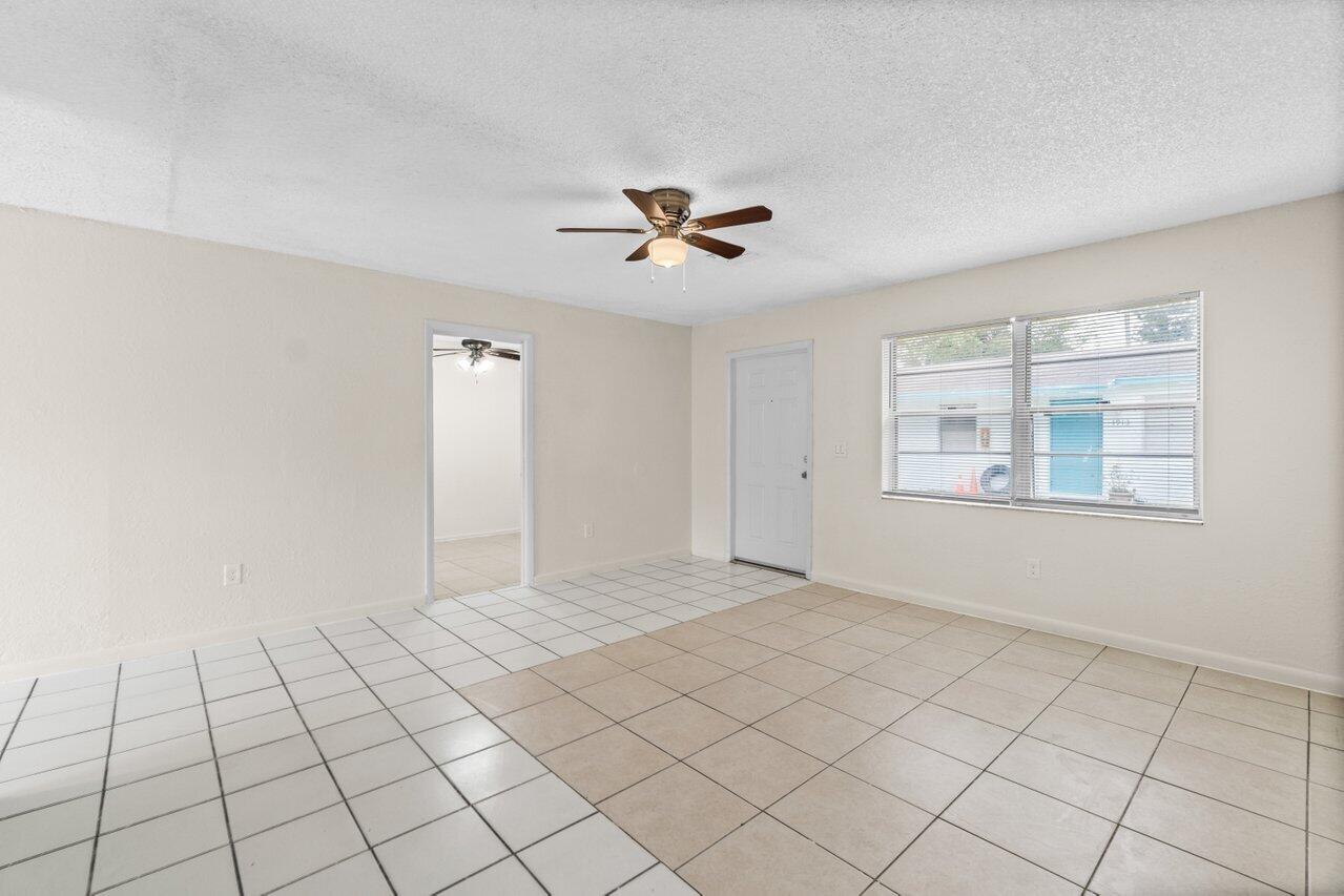 4907 Gulfstream Road Lake Worth, FL 33461 - Photo 4 of 20 004-4907GulfstreamRoad-LakeWorthBeach-FL