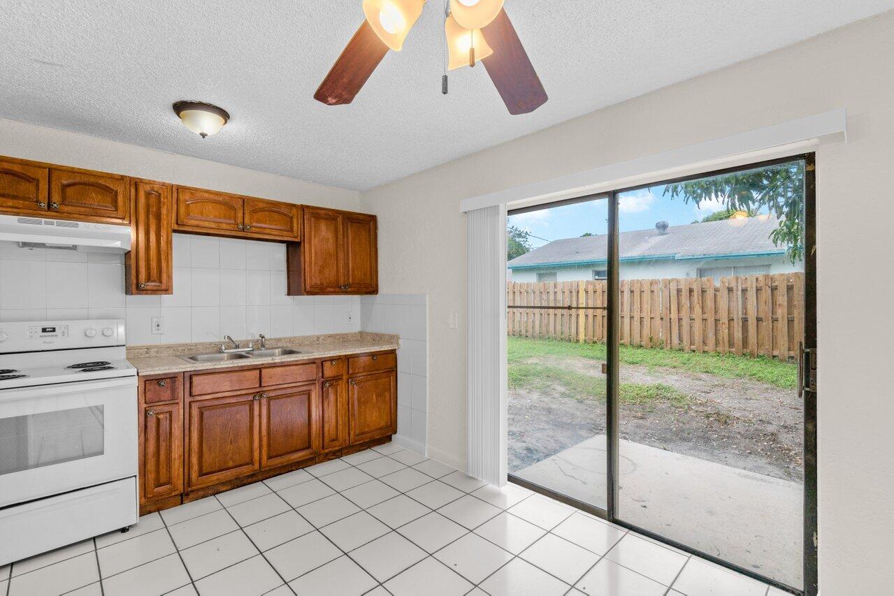 4907 Gulfstream Road Lake Worth, FL 33461 - Photo 8 of 20 008-4907GulfstreamRoad-LakeWorthBeach-FL