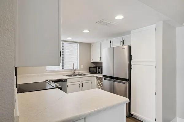 $1,850 | 1905 East University Drive, Unit 210, Tempe, AZ 85288
