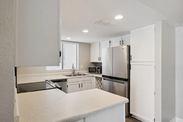 $1,800 | 1905 East University Drive, Unit 210, Tempe, AZ 85288