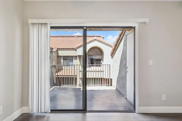 $1,800 | 1905 East University Drive, Unit 210, Tempe, AZ 85288