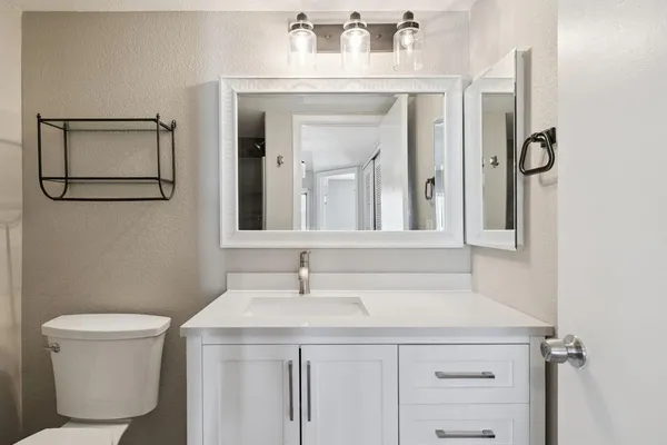 $1,800 | 1905 East University Drive, Unit 210, Tempe, AZ 85288
