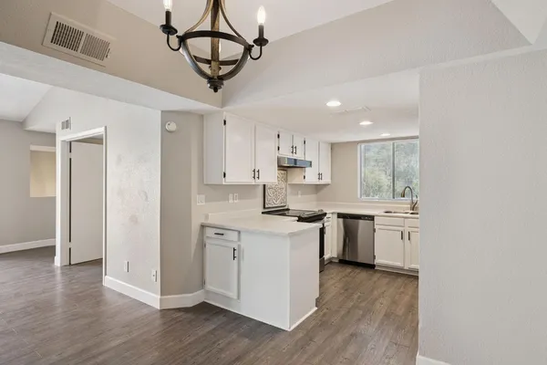 $1,850 | 1905 East University Drive, Unit 210, Tempe, AZ 85288