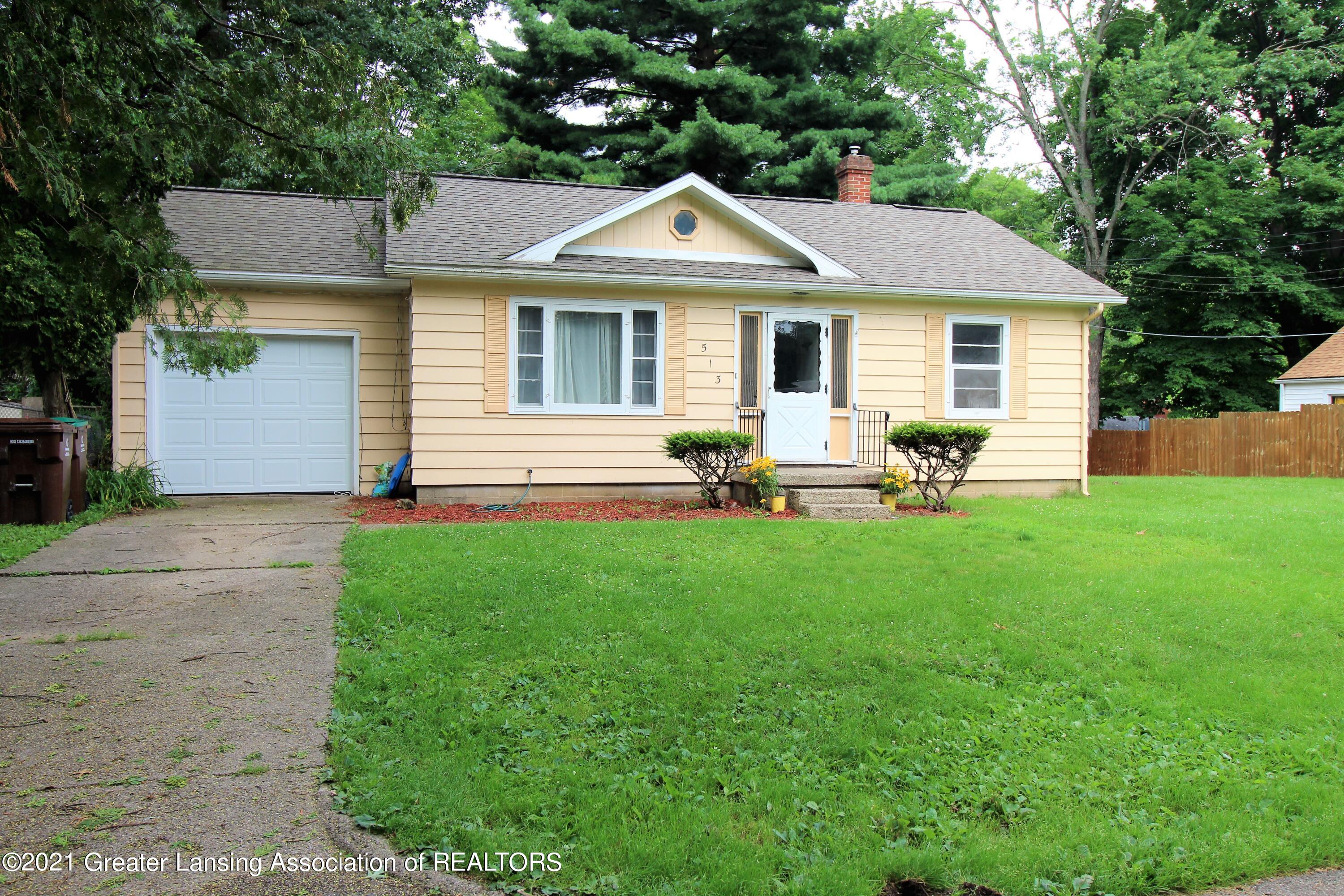 513 Maple Ridge Albion, MI 49224 - Photo 2 of 23 02