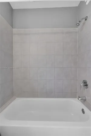 $1,800 | 105 Southwest 5th Court, Unit 2, Dania Beach, FL 33004