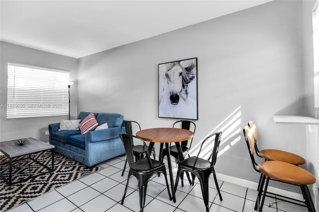 $1,800 | 105 Southwest 5th Court, Unit 2, Dania Beach, FL 33004