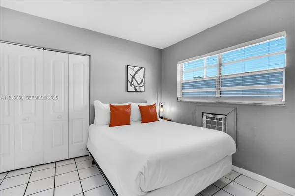 $1,800 | 105 Southwest 5th Court, Unit 2, Dania Beach, FL 33004