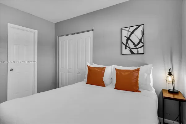 $1,800 | 105 Southwest 5th Court, Unit 2, Dania Beach, FL 33004