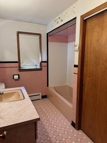 79 Chilmark Street Worcester, MA 01604 - Photo 16 of 21
