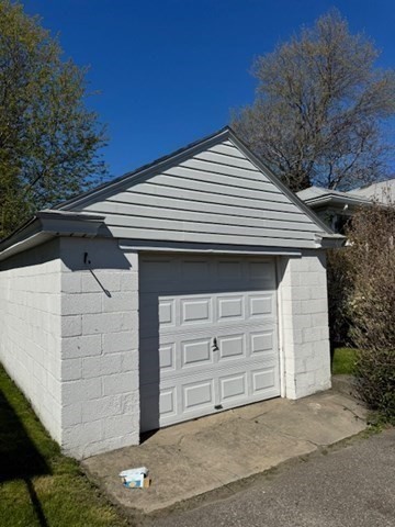 79 Chilmark Street Worcester, MA 01604 - Photo 3 of 21