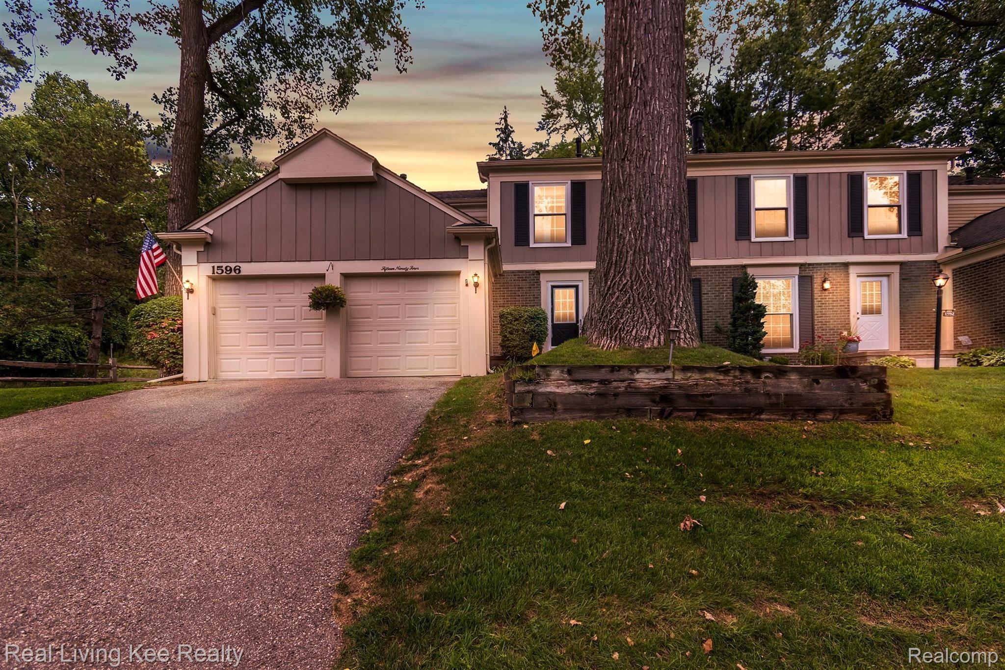 1594 Ravine Lane Rochester, MI 48306 - Photo 2 of 32 Ravineatnight.jpg