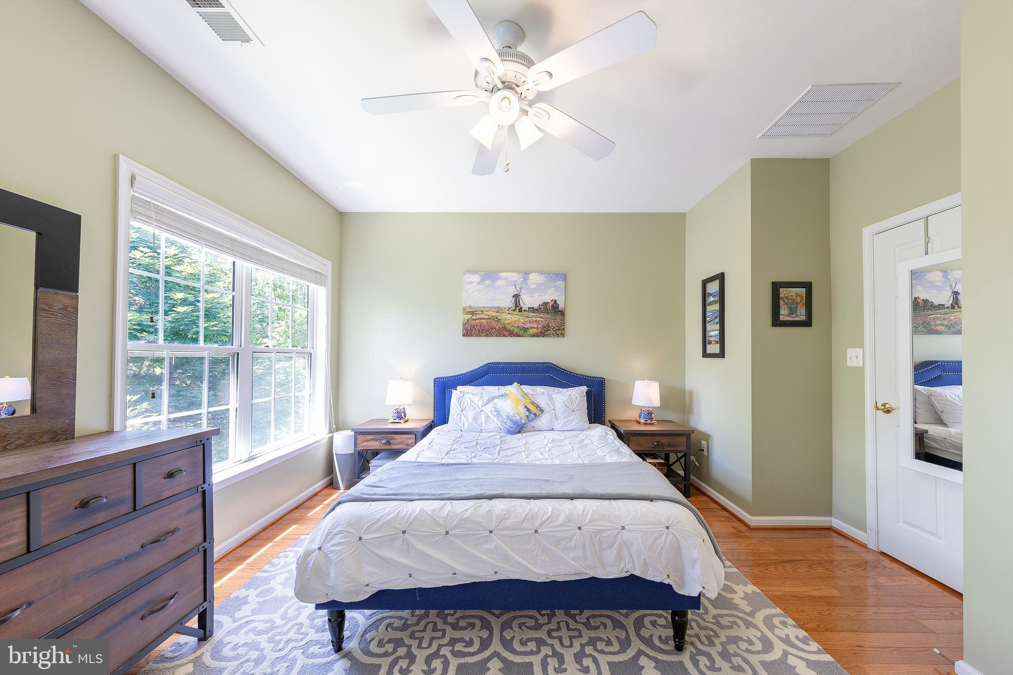 11425 Log Ridge Drive Fairfax, VA 22030 - Photo 24 of 44 Owner's Suite