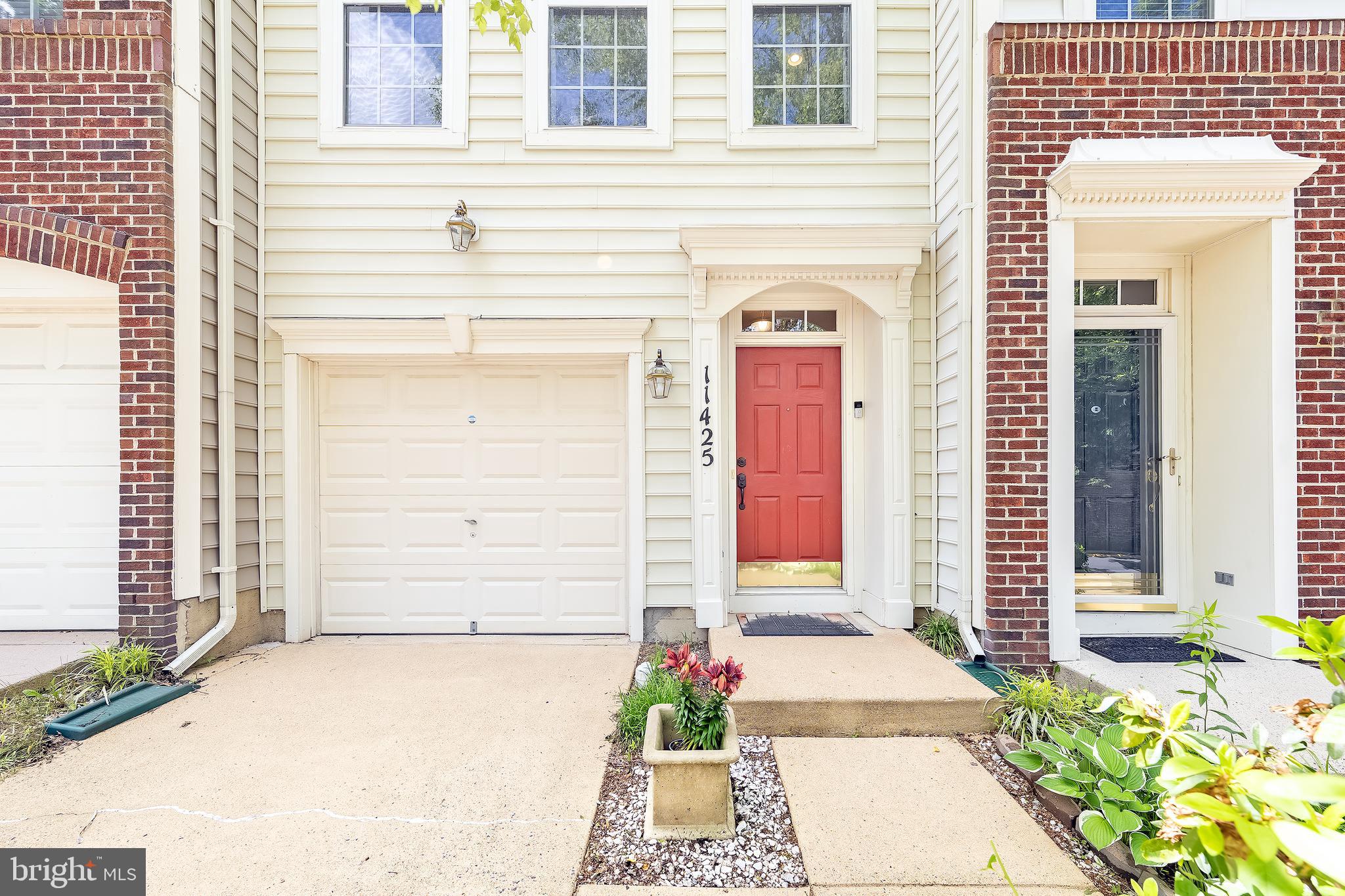 11425 Log Ridge Drive Fairfax, VA 22030 - Photo 3 of 44 Front Exterior
