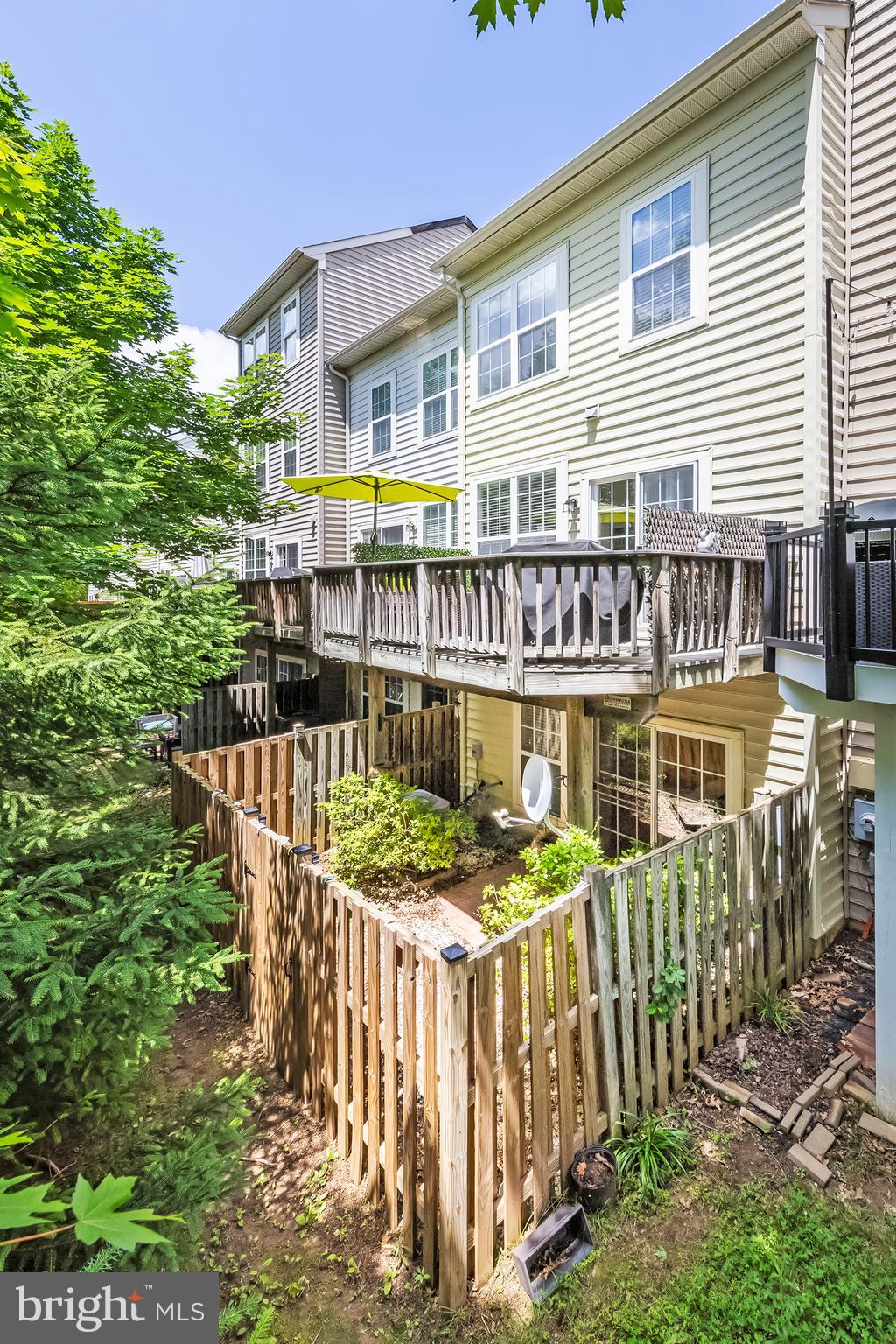 11425 Log Ridge Drive Fairfax, VA 22030 - Photo 36 of 44 Exterior Back