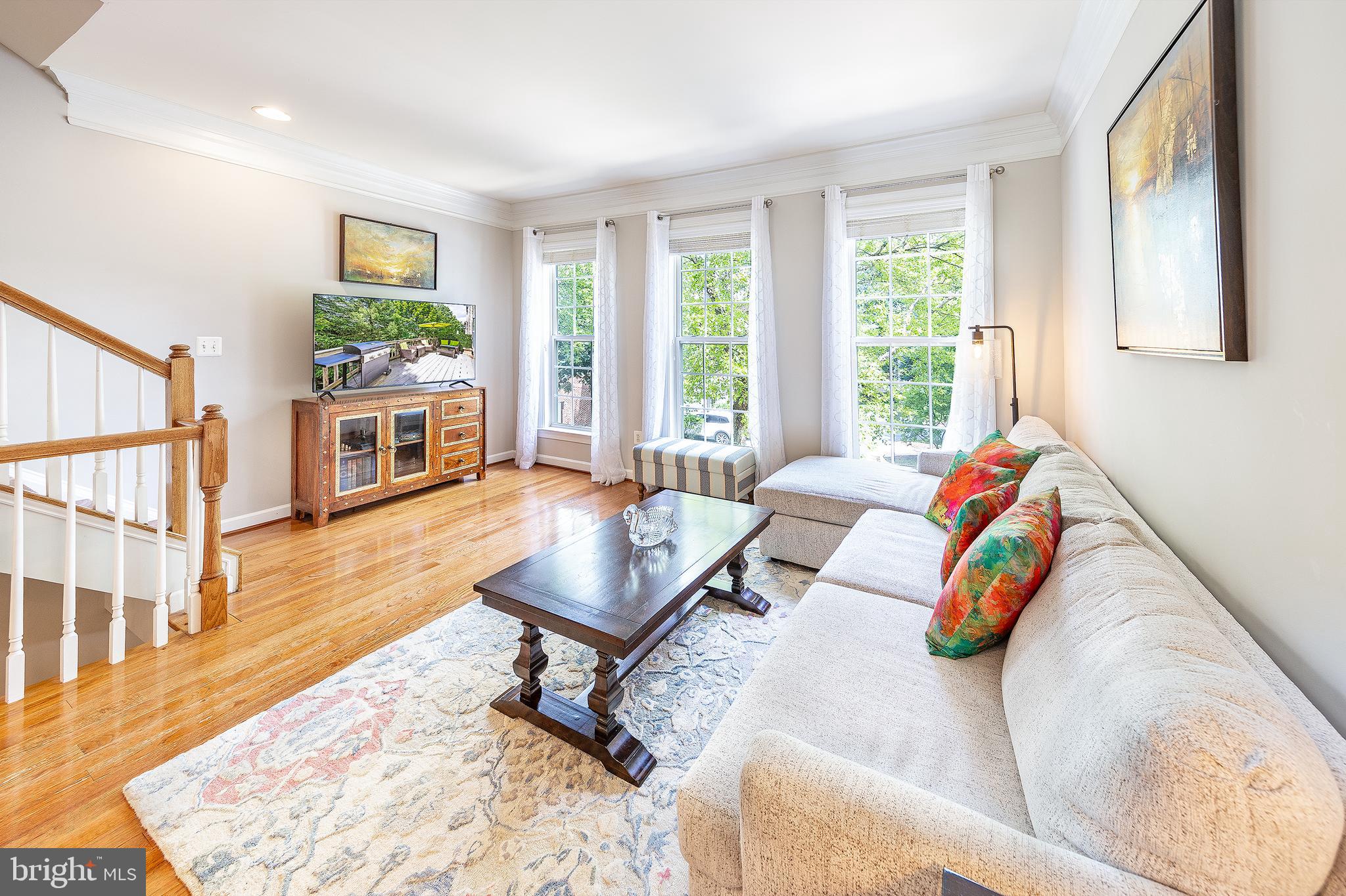 11425 Log Ridge Drive Fairfax, VA 22030 - Photo 6 of 44 Living Area