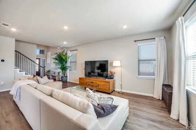 $1,995 | 2648 White Willow, San Antonio, TX 78245