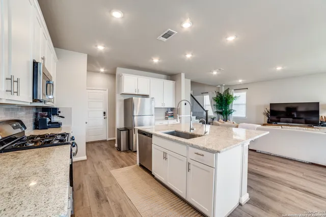 $1,995 | 2648 White Willow, San Antonio, TX 78245