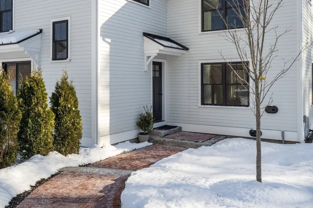 $789,000 | 128 Main Street, Unit 1, Westford, MA 01886