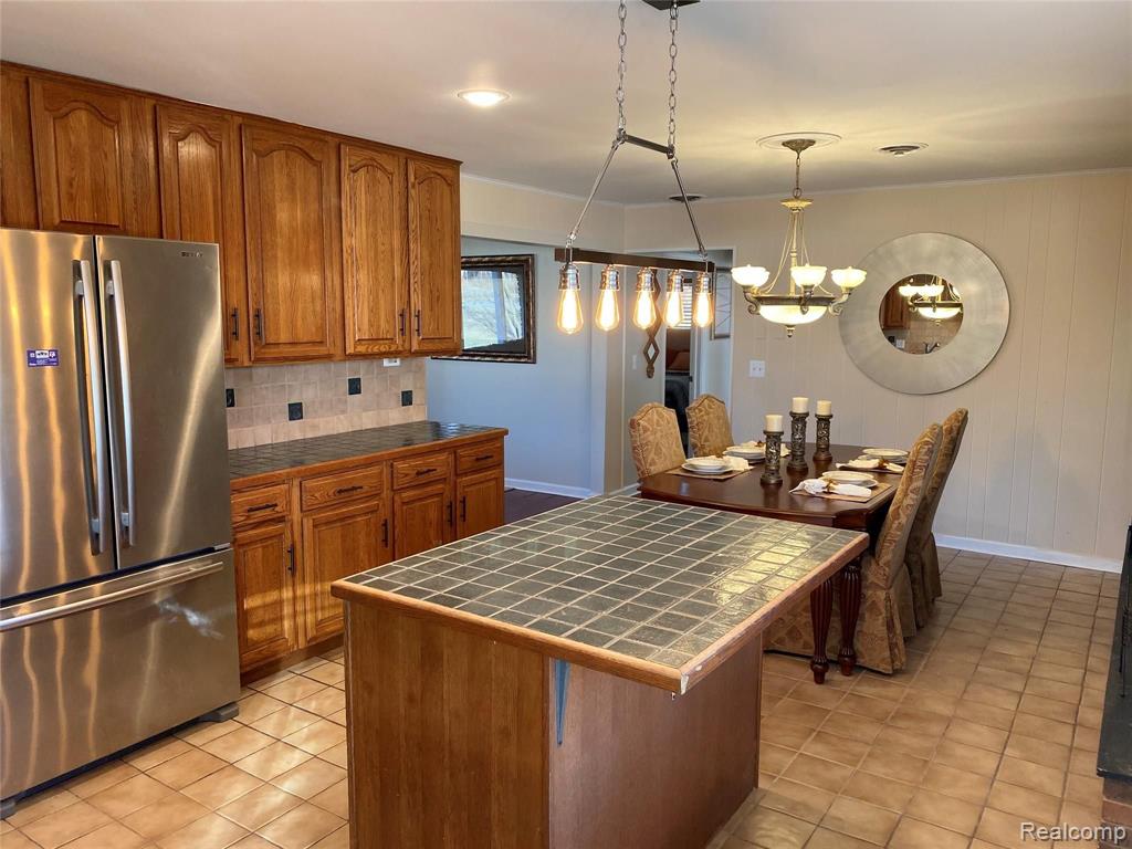 51811 Card Road Macomb, MI 48042 - Photo 5 of 25