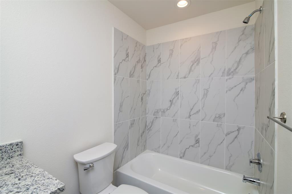 201 South May Street, Unit 2 Whitewright, TX 75491 - Photo 15 of 21