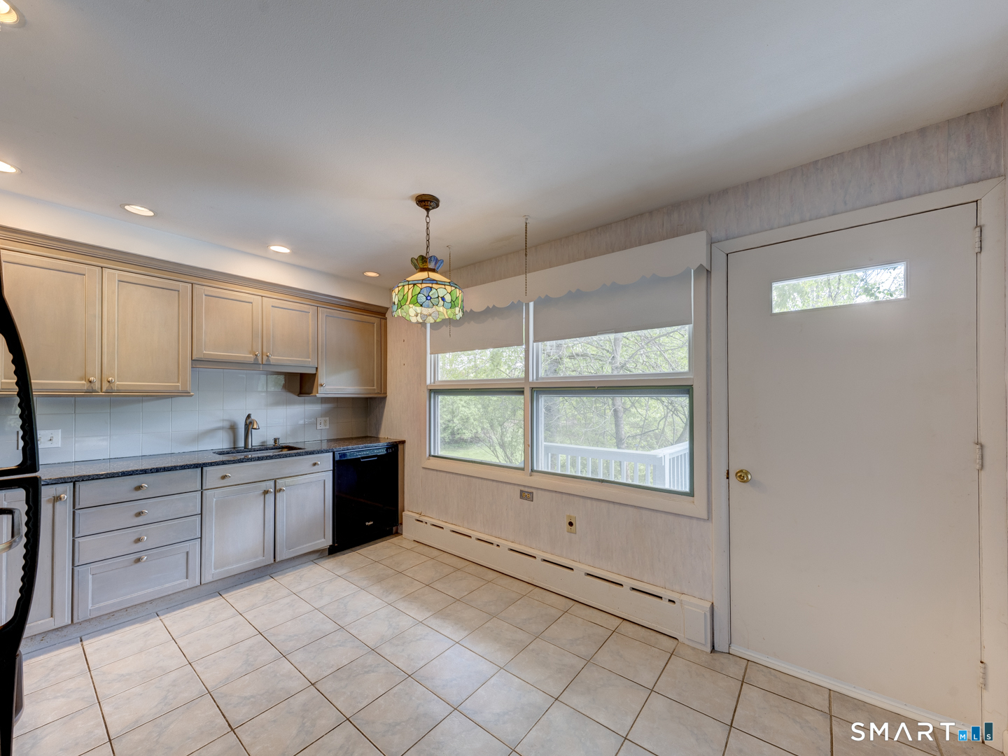284 Chestnut Hill Road Torrington, CT 06790 - Photo 14 of 37