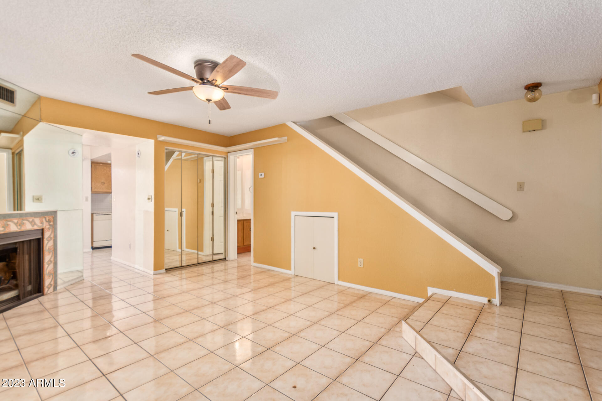 1402 East Osborn Road, Unit 11 Phoenix, AZ 85014 - Photo 4 of 27 04 - Osborn