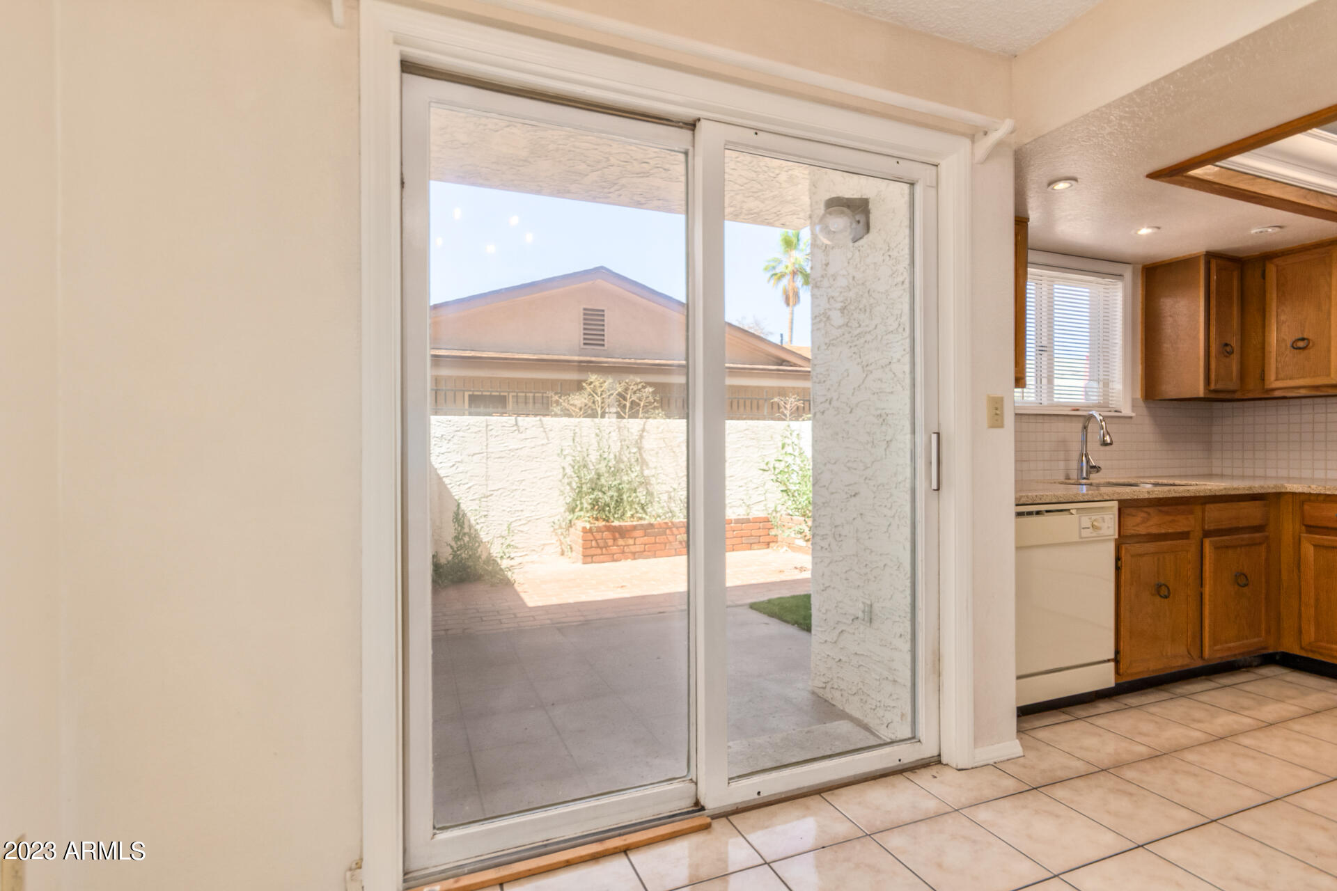 1402 East Osborn Road, Unit 11 Phoenix, AZ 85014 - Photo 9 of 27 09 - Osborn