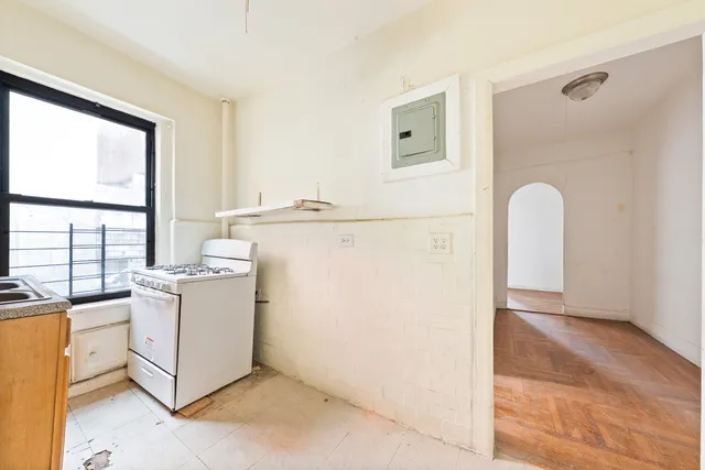 $168,000 | 1715 Nelson Avenue, Unit 4F | Morris Heights